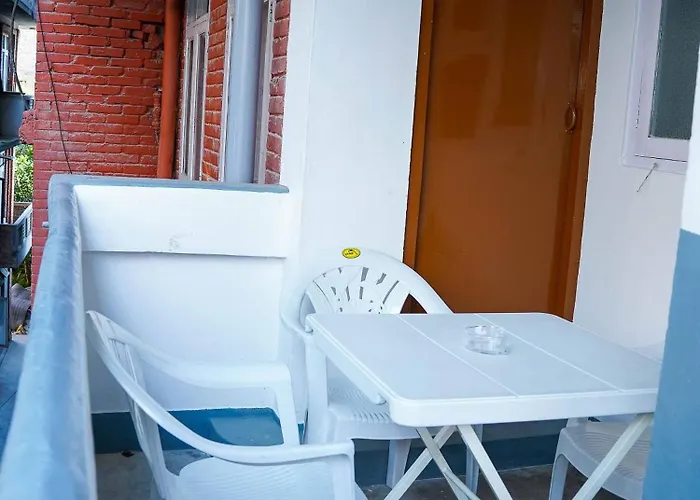 Apartment Everest 2bhk Thamel 5 Min Walk 2nd Floor *