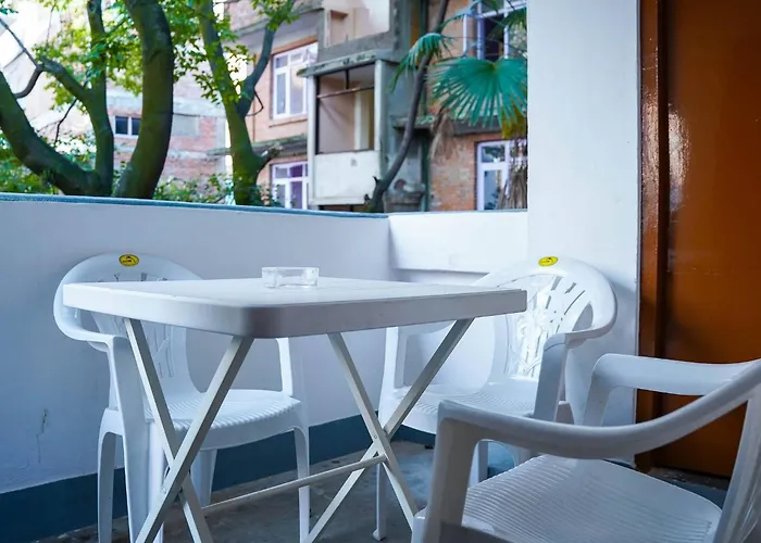 Everest 2bhk Thamel 5 Min Walk 2nd Floor *
